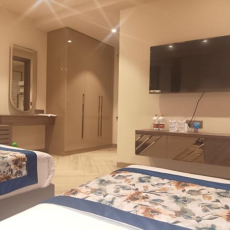 Hotel Cullinan By Qotel Janakpuri Delhi  Esterno foto