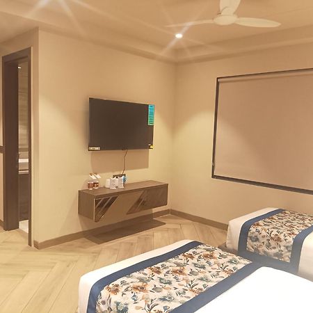 Hotel Cullinan By Qotel Janakpuri Delhi  Esterno foto
