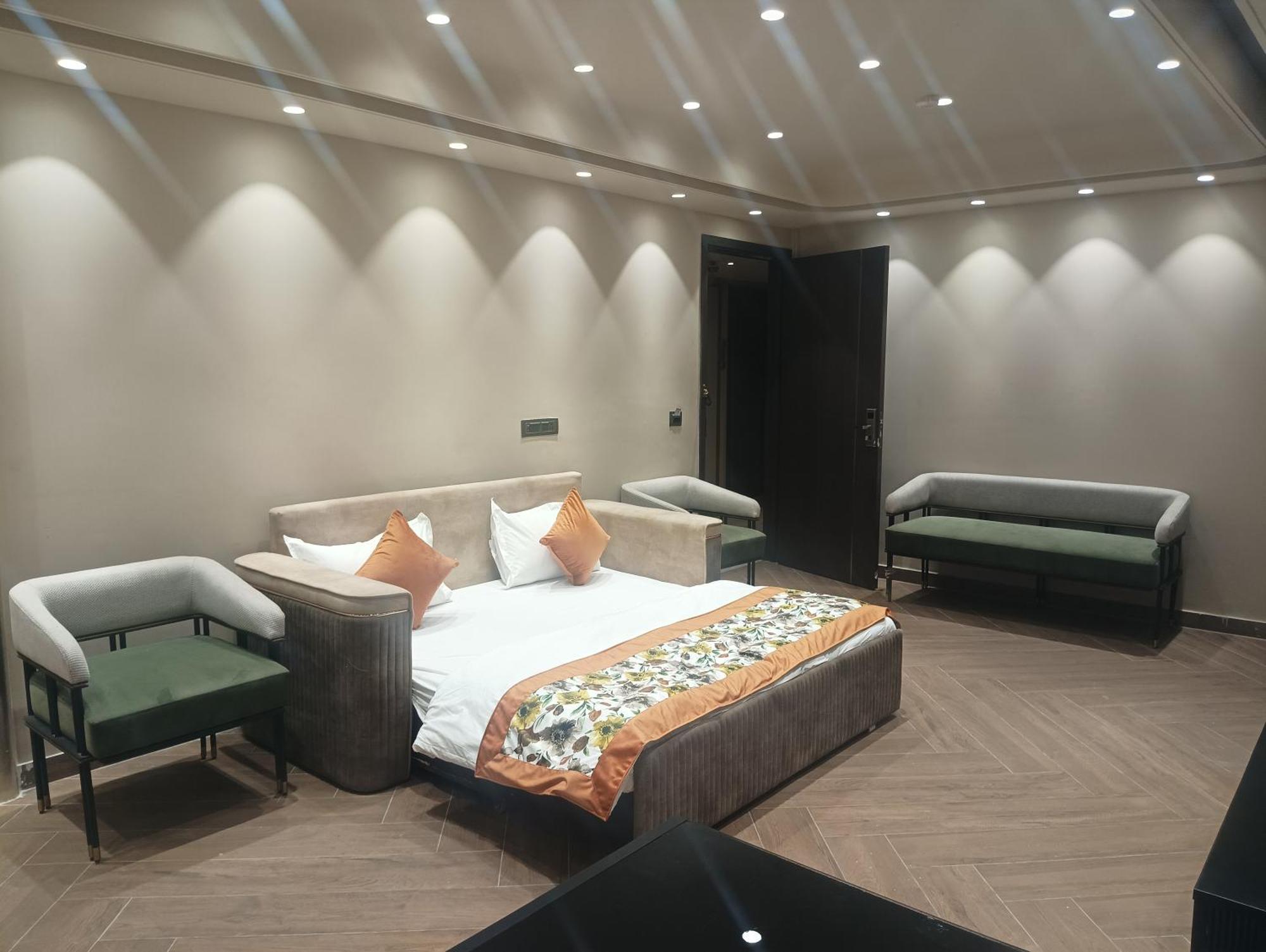 Hotel Cullinan By Qotel Janakpuri Delhi  Esterno foto
