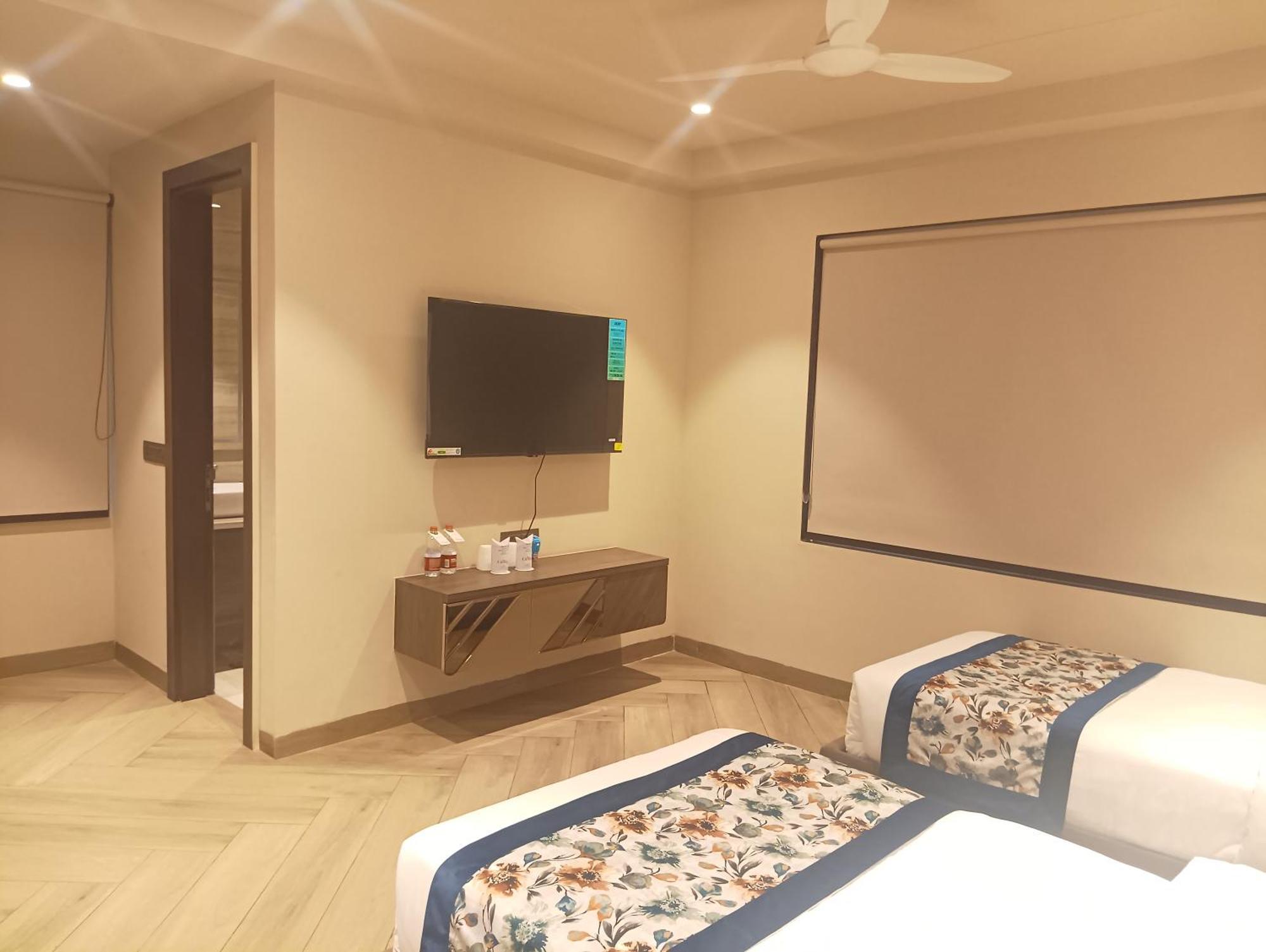 Hotel Cullinan By Qotel Janakpuri Delhi  Esterno foto