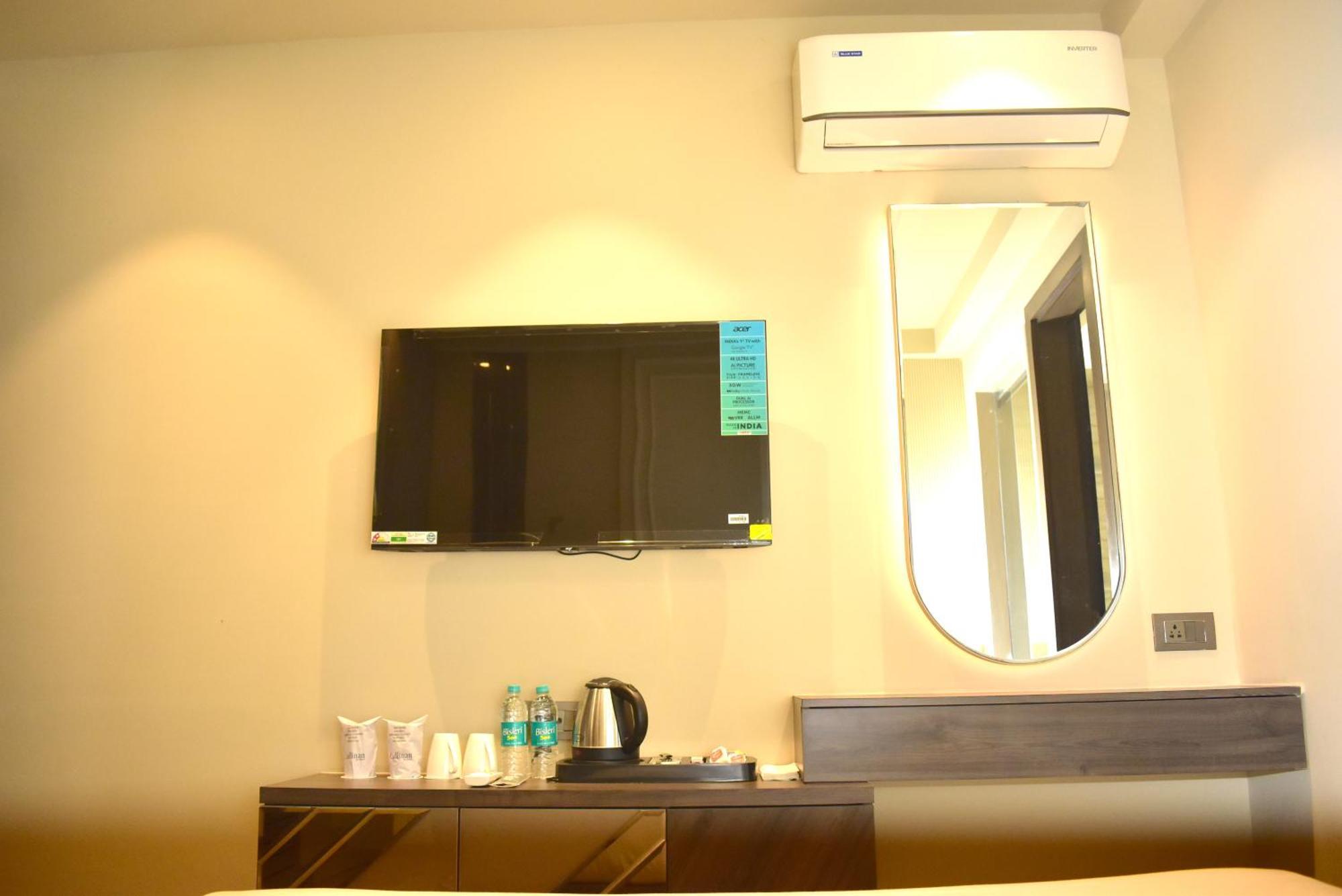 Hotel Cullinan By Qotel Janakpuri Delhi  Esterno foto