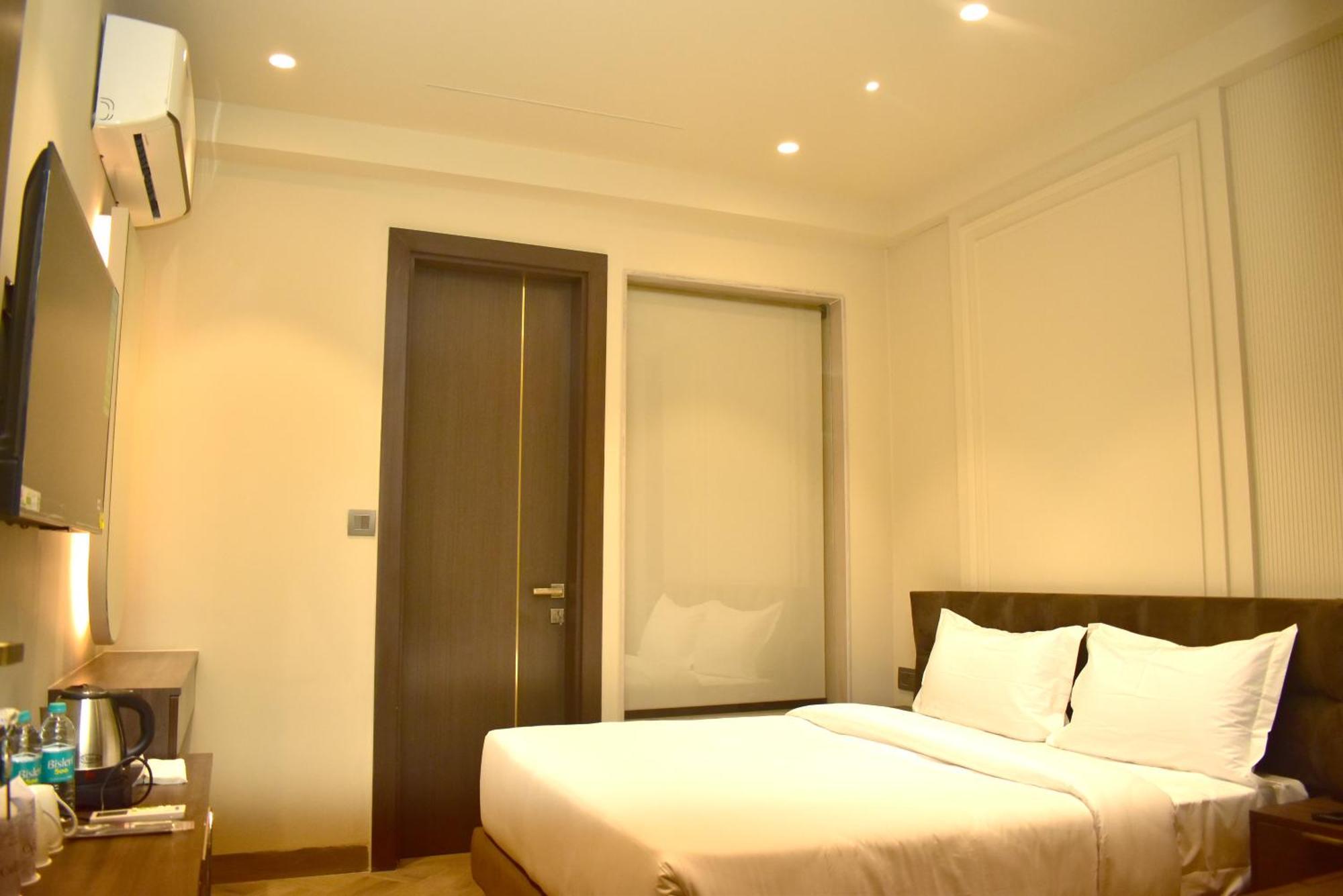 Hotel Cullinan By Qotel Janakpuri Delhi  Esterno foto