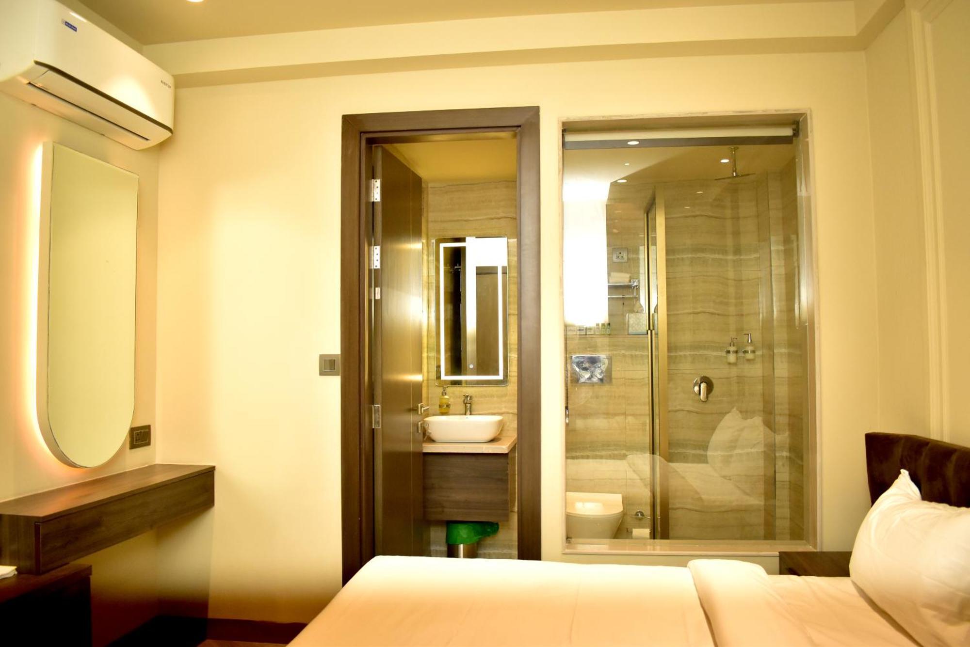 Hotel Cullinan By Qotel Janakpuri Delhi  Esterno foto