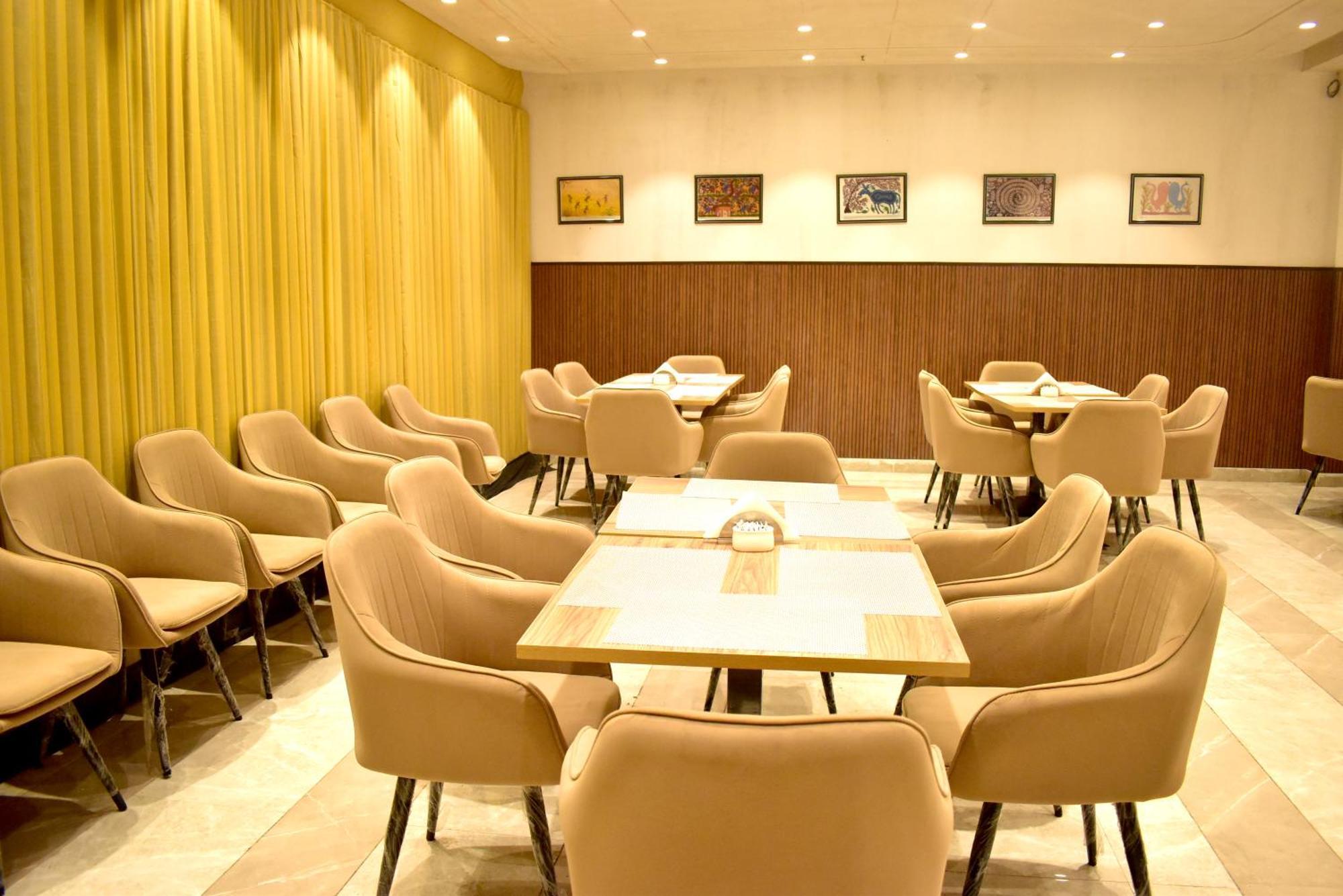 Hotel Cullinan By Qotel Janakpuri Delhi  Esterno foto