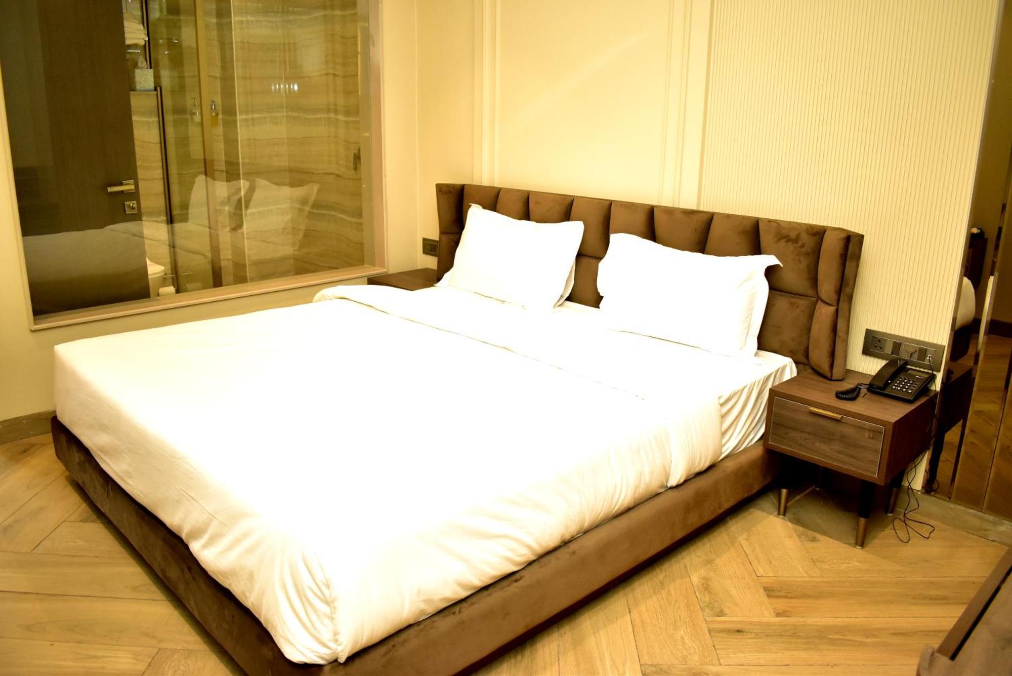 Hotel Cullinan By Qotel Janakpuri Delhi  Esterno foto