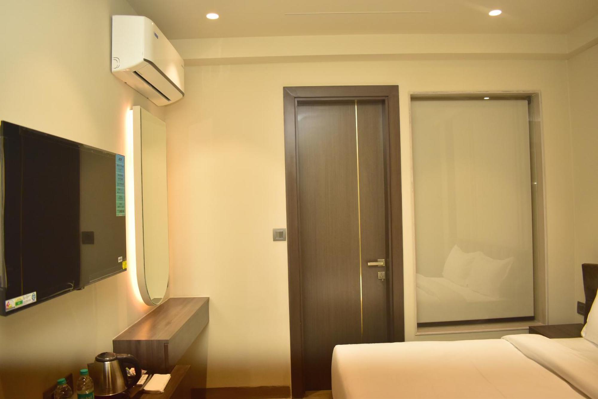 Hotel Cullinan By Qotel Janakpuri Delhi  Esterno foto