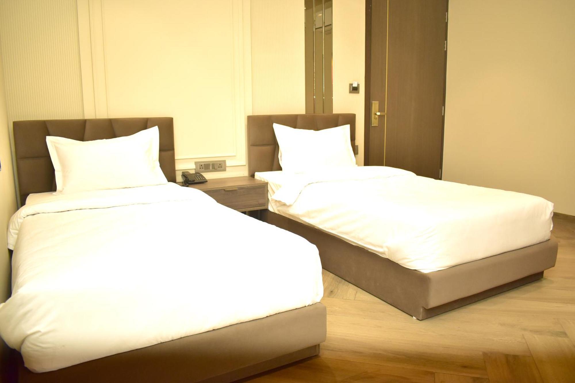 Hotel Cullinan By Qotel Janakpuri Delhi  Esterno foto