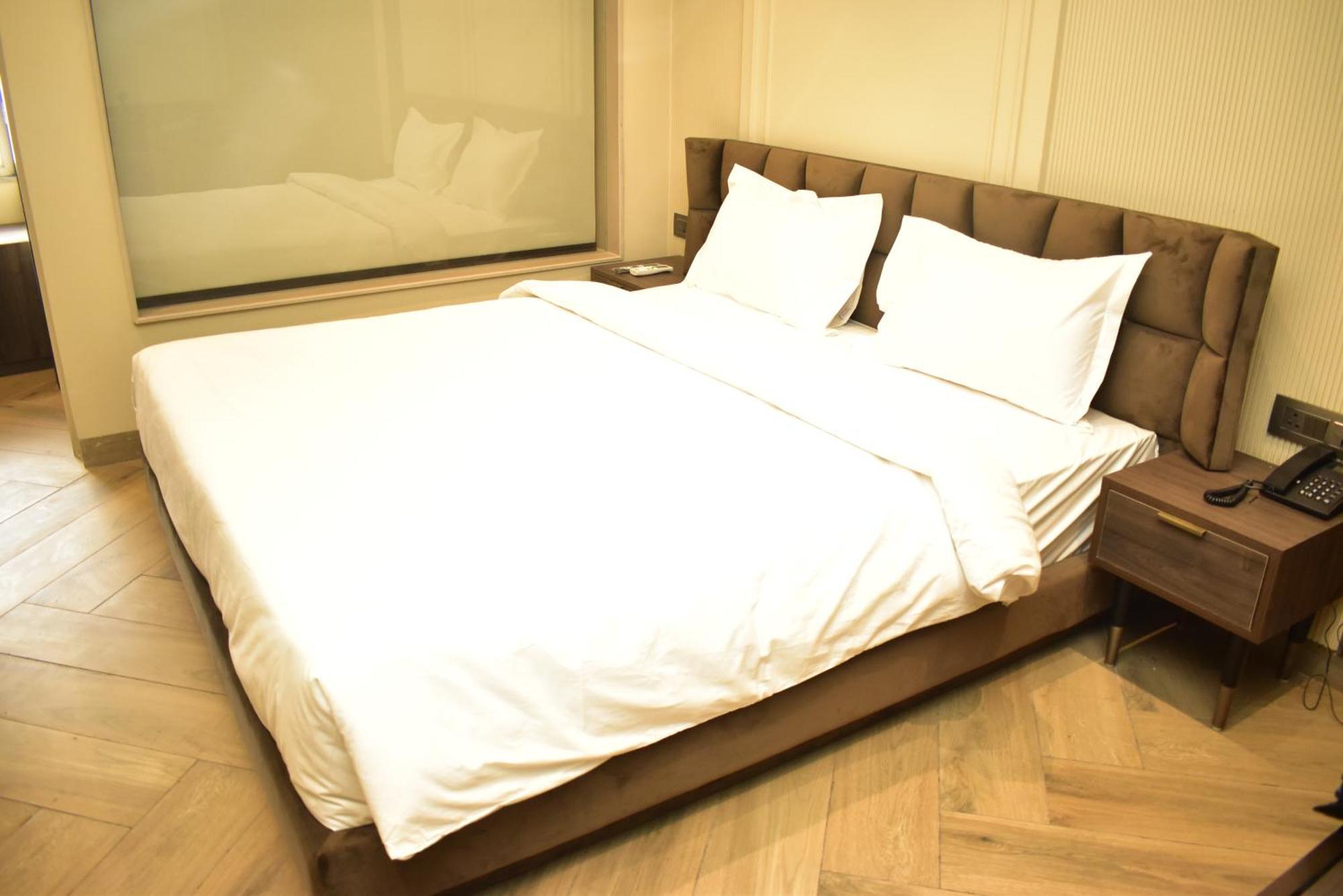 Hotel Cullinan By Qotel Janakpuri Delhi  Esterno foto